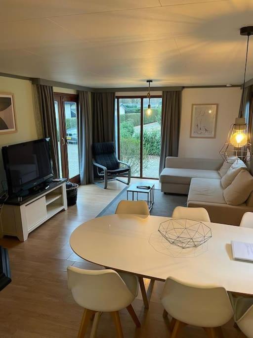 Gezellig Chalet Op De Prachtige Veluwe Putten Buitenkant foto
